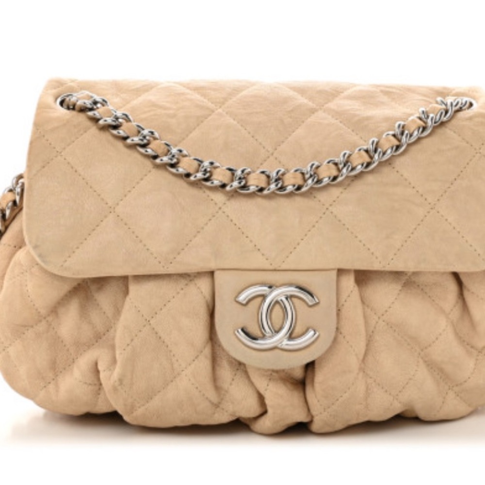Chanel Beige Quilted Shoulder Bag - Picture 2 of 8